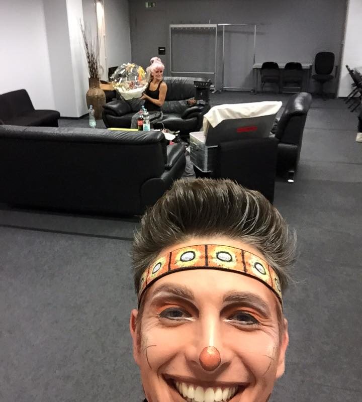 Die Garderobe !!!! Ich sag ja nur.